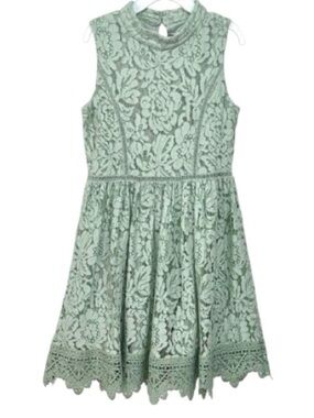 Blush by US Angels- Sleeveless Lace Floral Mock Neck Dress-Sage Green.
Size: 12